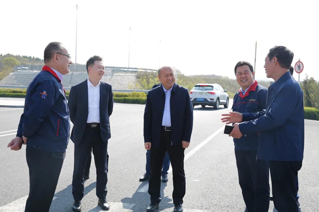 山東省諸城市委書記張建偉、市委秘書長王愛民