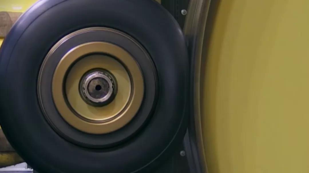 戰(zhàn)斗機(jī)輪胎的高抗沖擊強(qiáng)度 戰(zhàn)斗機(jī)輪胎的高抗沖擊強(qiáng)度