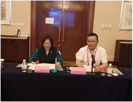   有企業(yè)代表指出，2018年3月份，在煤焦油價格3600元/噸時，炭黑售價8000元/噸左右，而現(xiàn)在煤焦油價格6000元/噸了，炭黑噸價卻沒有過萬元，這很不正常。